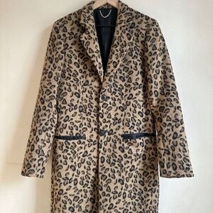 Top man-  Long leopard print coat men's- size  small (36 thru 38 men's)